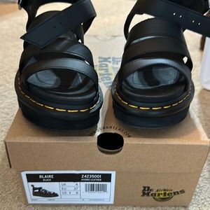 Women’s doc martin platform sandal!